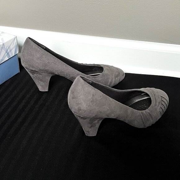 Abella Grey Suede Pumps – Size 8.5 - Picture 5 of 7
